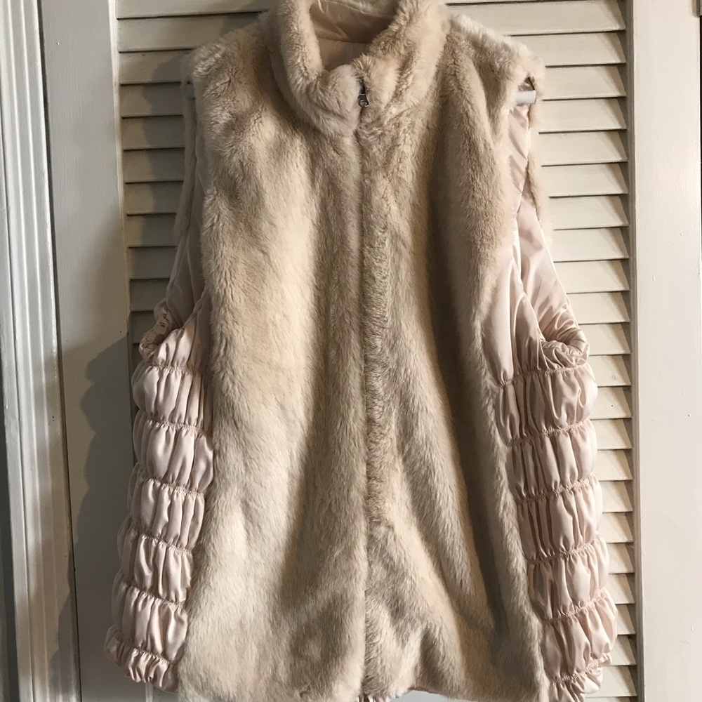 Faux fur reversible vest size L